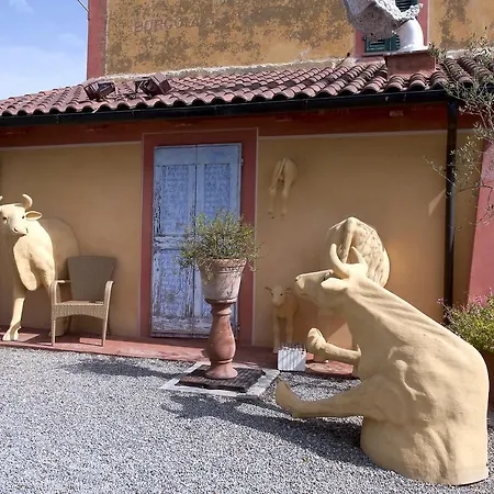 Fattoria Santa Lucia Borgo Cantina 3*